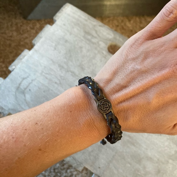 Celtic knot black leather braided unisex bracelet - Picture 2 of 4